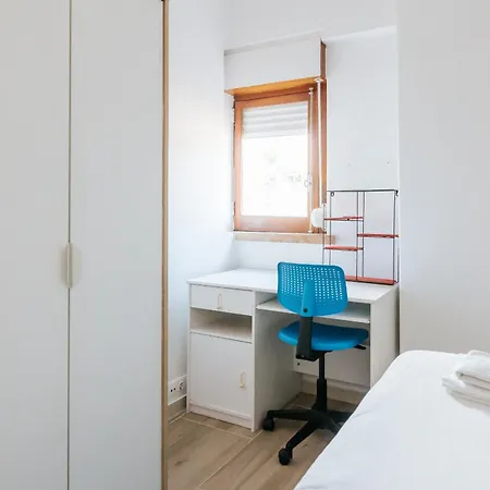 - Ajuda Palace Daire *