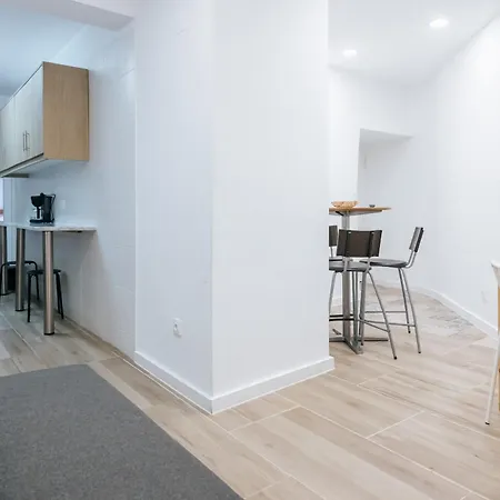 - Ajuda Palace Apartman *