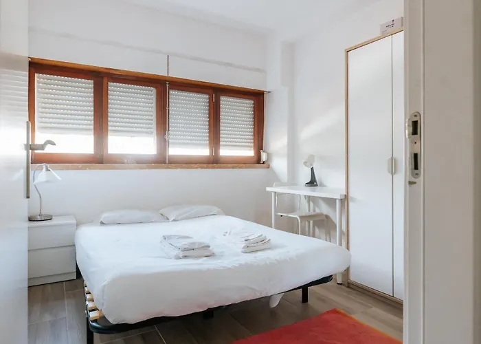 - Ajuda Palace Apartment